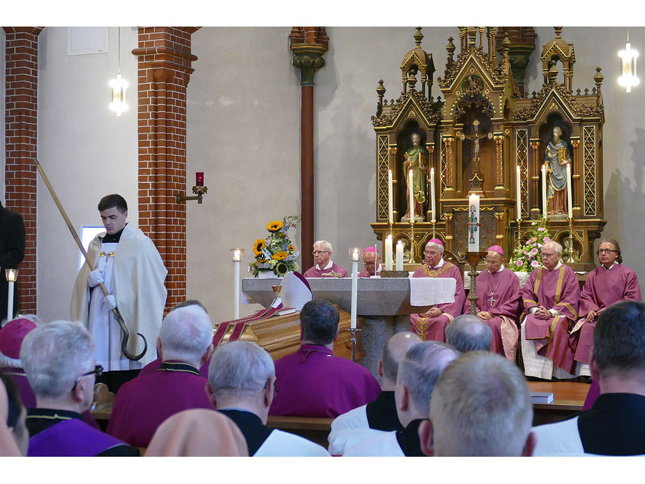 Pontifikalrequiem und Beisetzung von Weihbischof em. Johannes Kapp (Foto: Karl-Franz Thiede)